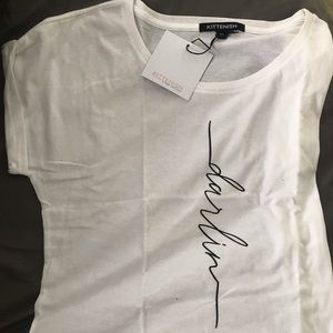 KITTENISH “darlin” white T-shirt